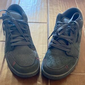 Nike Black and Red Men's Sneakers